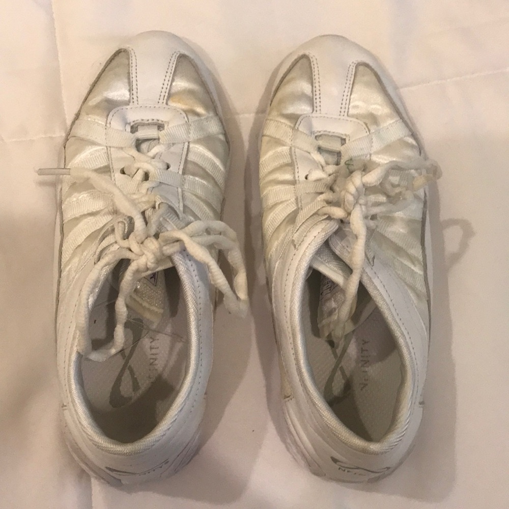 Pre worn and in good condition cheer shoes!